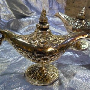 مجسمه چراغ جادو برنجی